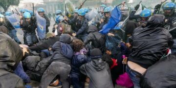« Nous voulons Gaza libre »: Heurts à Rome entre policiers et jeunes pro-palestiniens