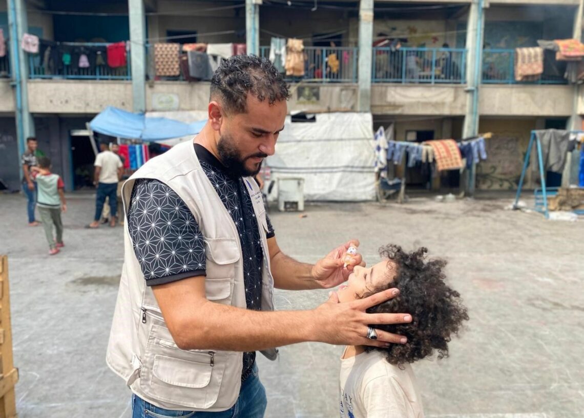 Malgré les frappes, la deuxième phase de la campagne de vaccination contre la polio commence à Gaza