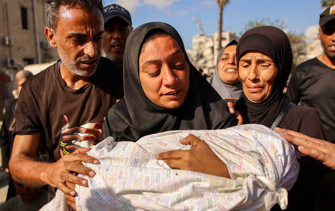 Israël mène des attaques à Gaza: Des frappes sur une école font 14 morts dont  plusieurs enfants