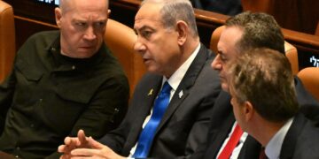 Une décision qui profite à l&rsquo;extrême-droite: Netanyahu limoge son ministre de la Défense
