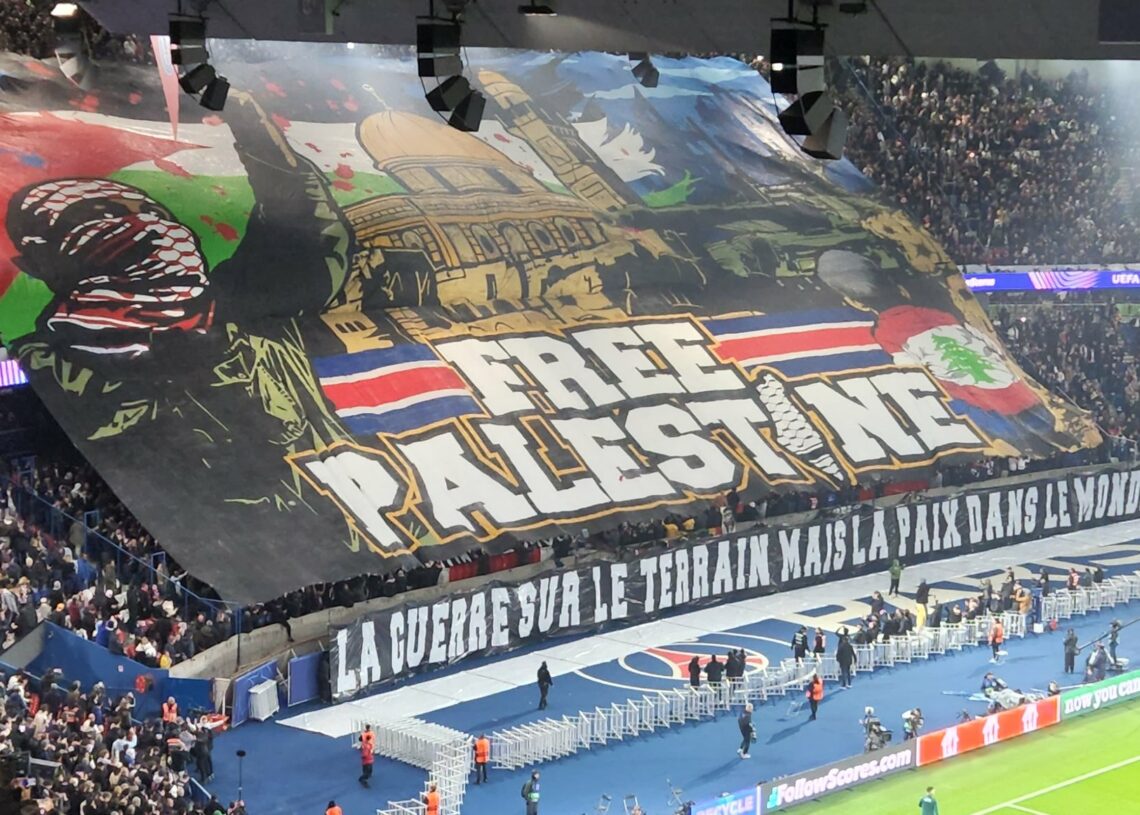 Le club risque une amende: Les ultras du PSG ont déployé un tifo en faveur de la Palestine