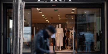 Discrimination: Licenciée pour le port d&rsquo;un turban en France, Farah remporte son procès contre  Zara