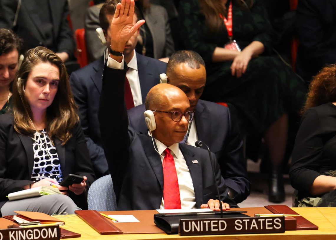 Le 4ème: Au Conseil de sécurité de l’ONU, les Etats-Unis mettent leur veto à un cessez-le-feu à Gaza…