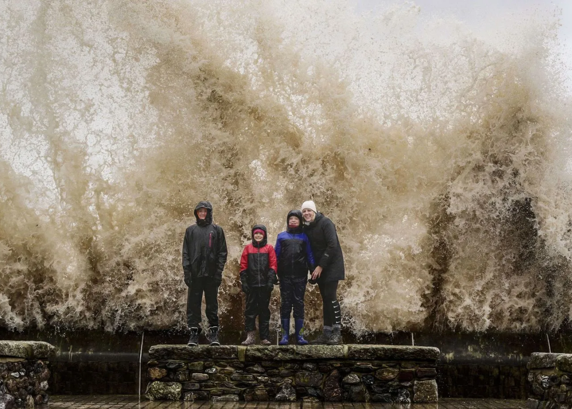 Royaume-Uni: La tempête Bert  fait des morts et cause de nombreux dégâts