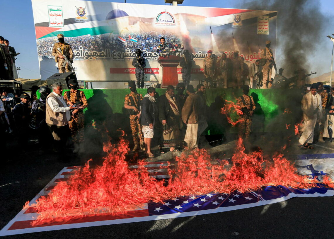 Les Etats-Unis frappent des cibles des rebelles houthis au Yémen