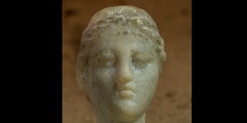 Découverte archéologique en Egypte: Cette statue de marbre montre-t-elle le vrai visage de Cléopâtre?