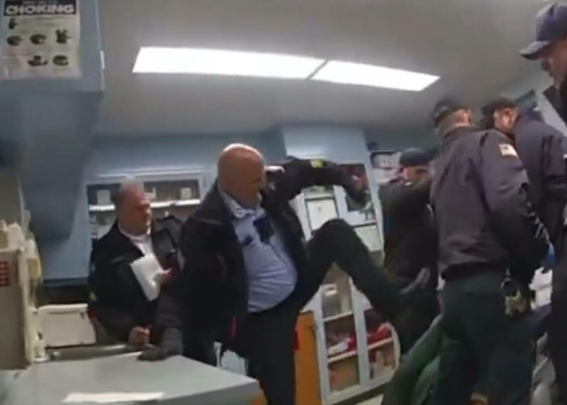 Tabassé par au moins 6 agents: Aux Etats-Unis, des gardiens de prison battent à mort un détenu afro-américain