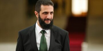 L’armée et le Parlement dissous, la Constitution suspendue: Ahmed Al-Charaa nommé président intérimaire de Syrie