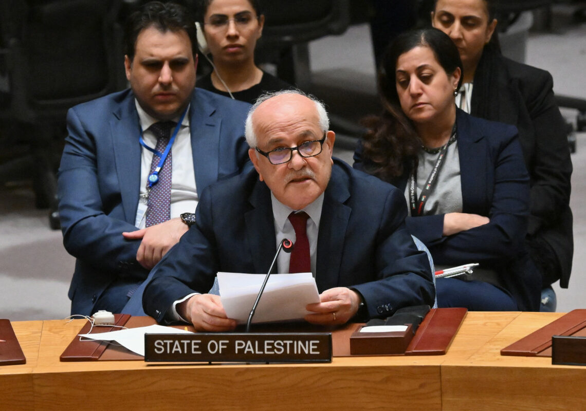 Vidéo: En pleurs, l’ambassadeur palestinien à l’ONU, Riyad Mansour, lit les derniers mots d’un médecin tué à Gaza