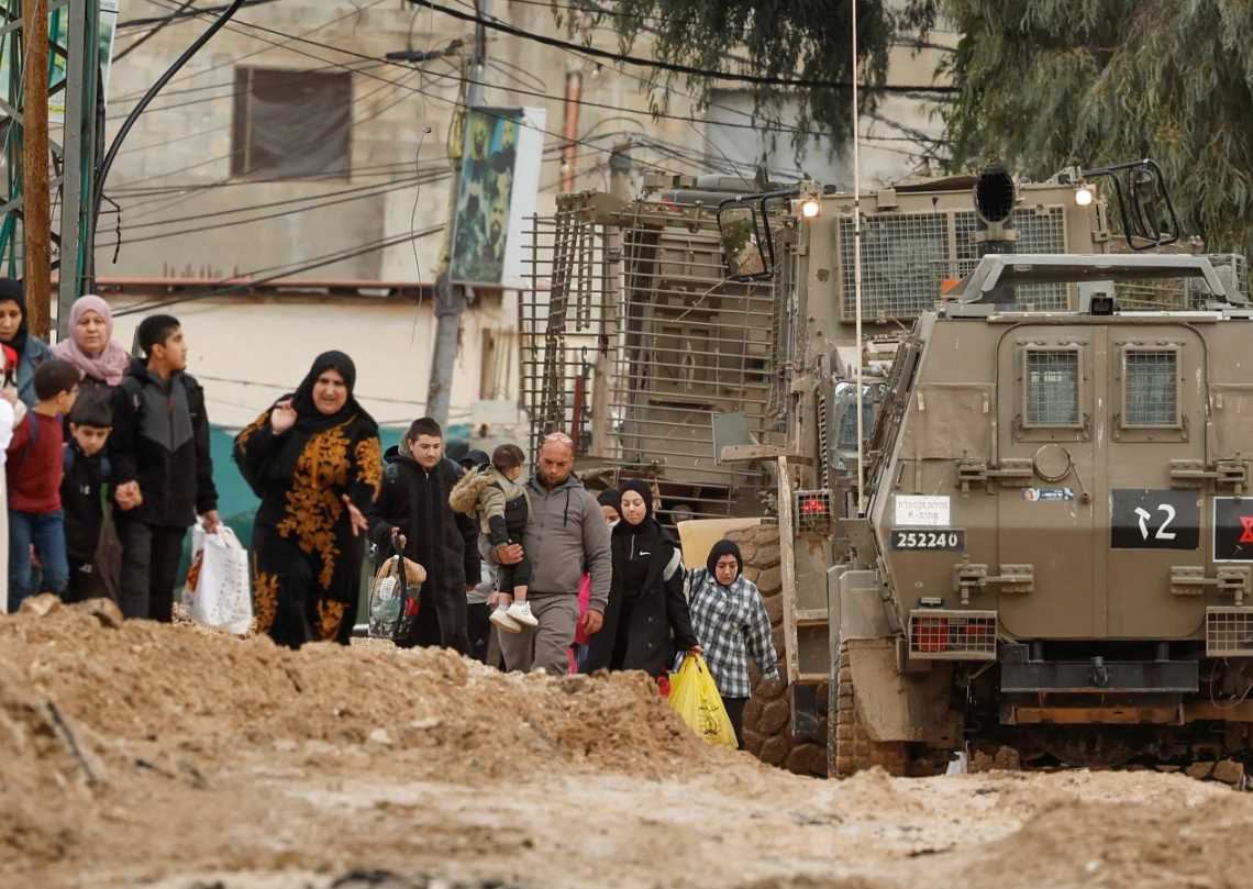 Cisjordanie: Des centaines de Palestiniens poussés à quitter le camp de Jénine, après ordre d&rsquo;évacuation d&rsquo;Israël