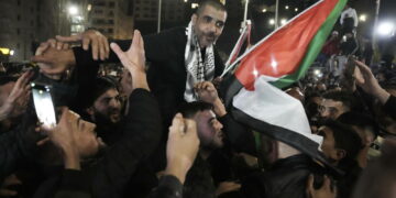 Liesse à Ramallah: 110 prisonniers Palestiniens libérés