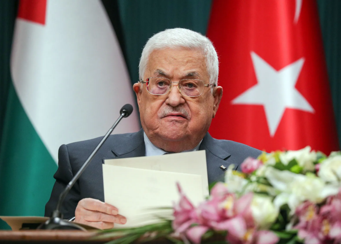 Mahmoud Abbas se dit prêt à travailler avec Trump pour une « solution à deux États »