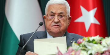 Mahmoud Abbas se dit prêt à travailler avec Trump pour une « solution à deux États »