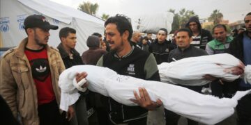 Au moins 20 enfants tués: 73 morts dans des bombardements israéliens depuis l’annonce de l’accord de trêve à Gaza