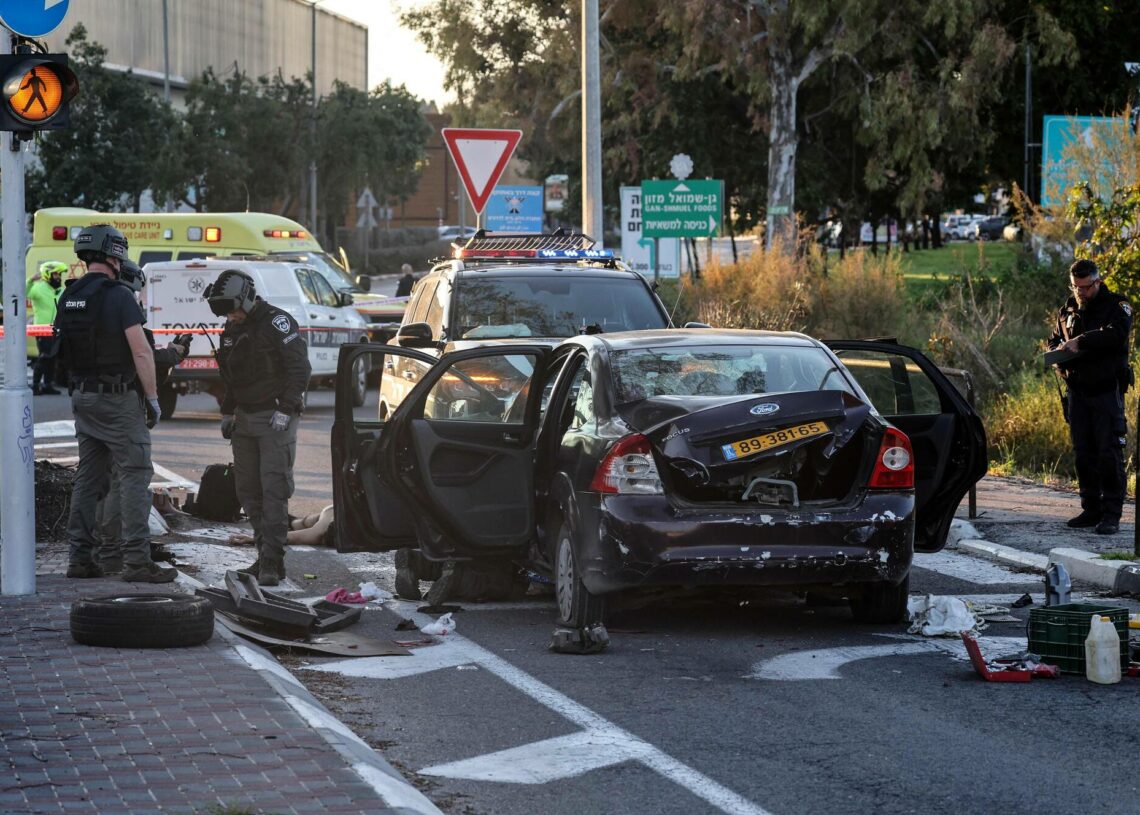 Israël: 13 blessés dans un « attentat présumé » à la voiture-bélier