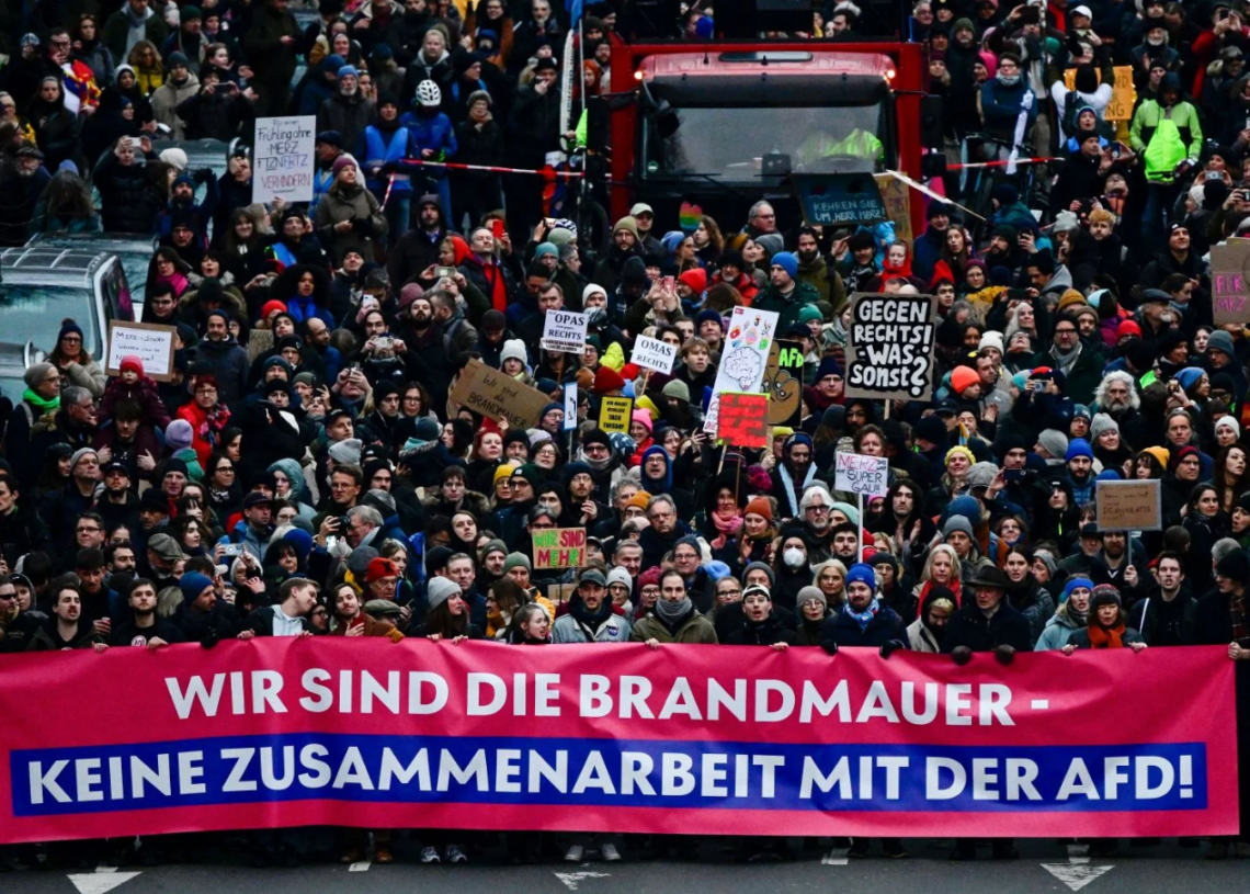 Législatives en Allemagne: Des dizaines de milliers de manifestants mobilisés contre l’extrême droite à Berlin