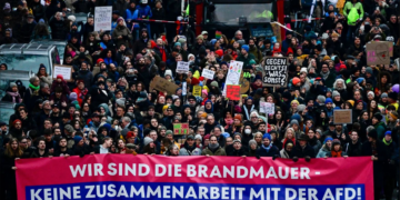 Législatives en Allemagne: Des dizaines de milliers de manifestants mobilisés contre l&rsquo;extrême droite à Berlin