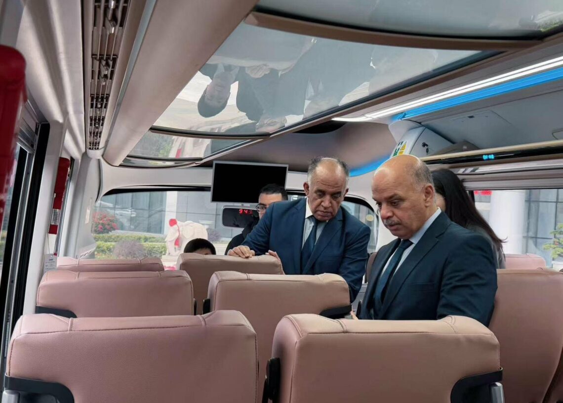 Le ministre des transports en Chine pour finaliser l’acquisition de 300 nouveaux bus