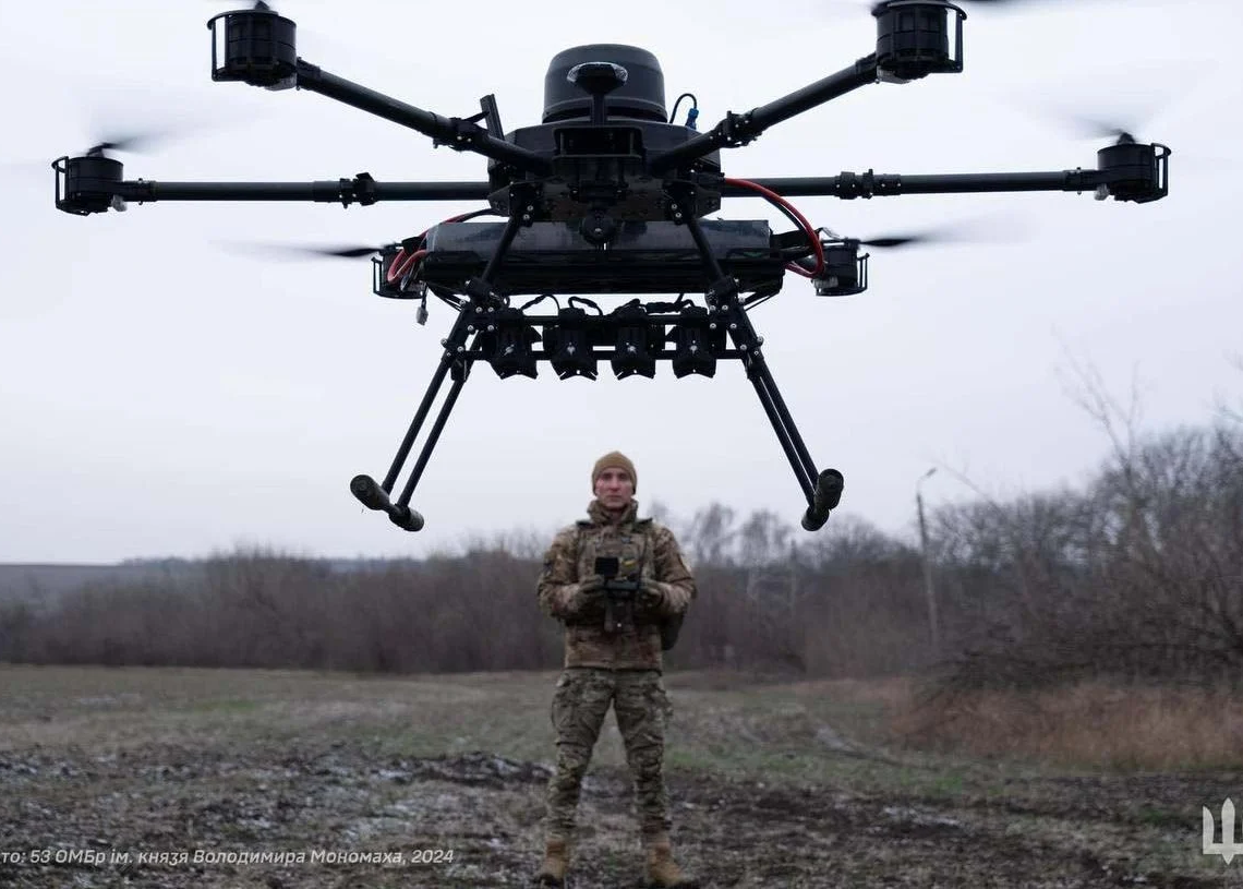 Ukraine : « safari »,  terres rares et chansons