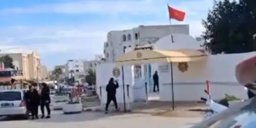 Sousse: Un jeune homme s’immole devant un commissariat