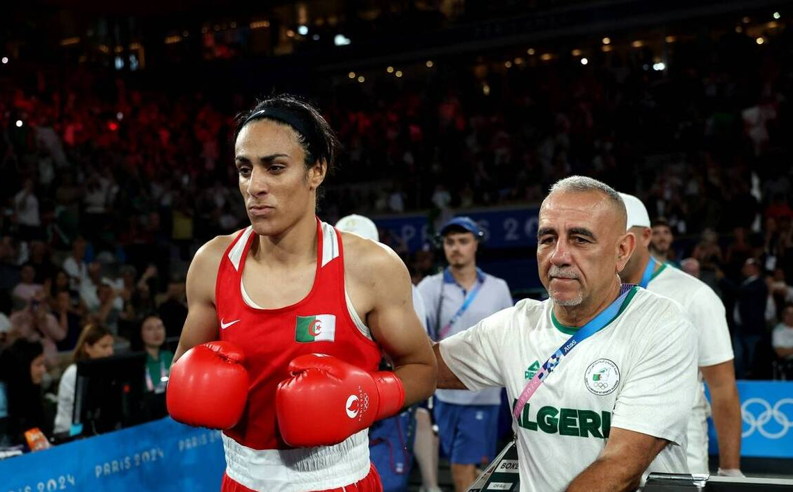 La Fédération internationale de boxe réattaque la championne olympique: Imane Khelif « prête à se battre devant les tribunaux »