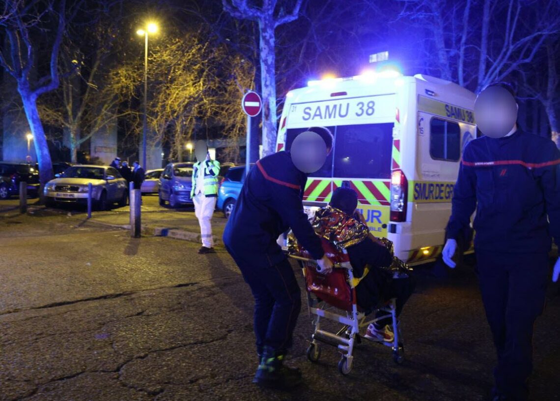 France: une grenade lancée dans un bar à Grenoble explose et fait au moins 12 blessés dont 2 graves
