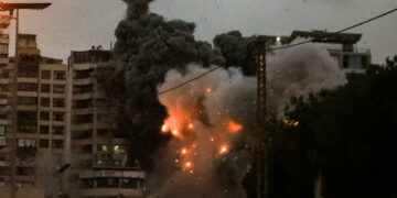 Israël  bombarde le Liban
