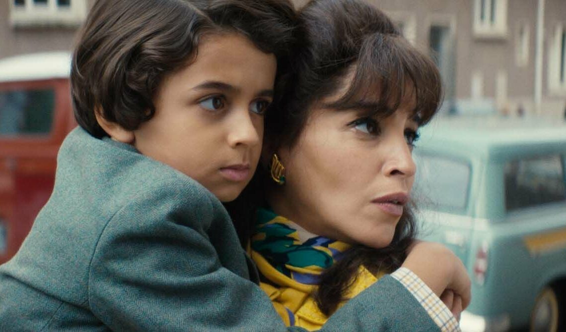 Sublime Leila Bekhti dans « Ma mère, Dieu et Sylvie Vartan » le 19 mars au cinéma