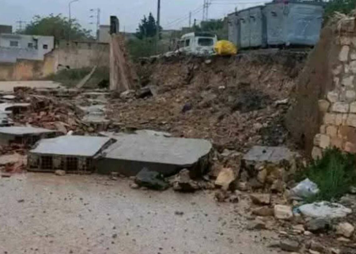 Pluies diluviennes au Kef: effondrement du mur du lycée « 8 février 1958 » à Sakiet Sidi Youssef