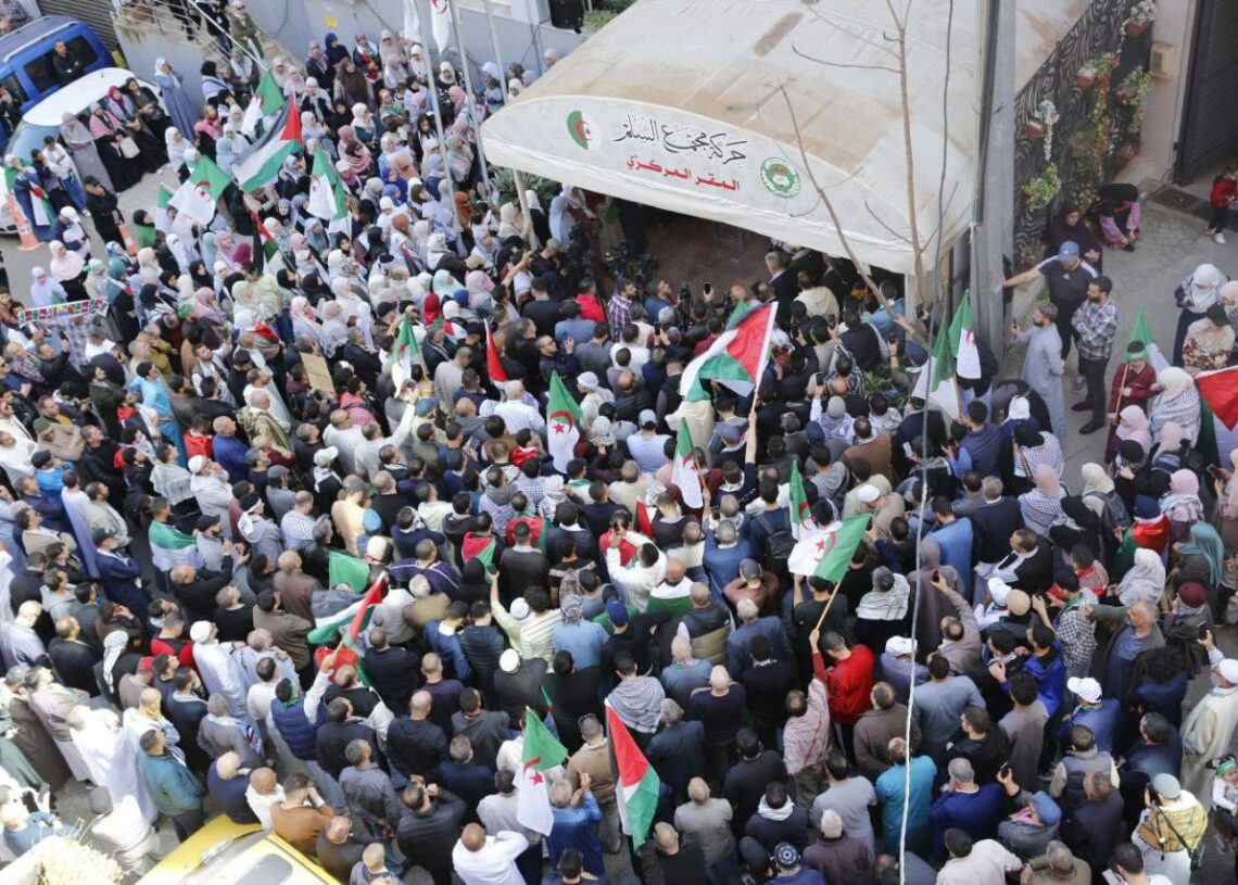 En Algérie, un millier de personnes rassemblées en soutien à la Palestine dans une rare manifestation