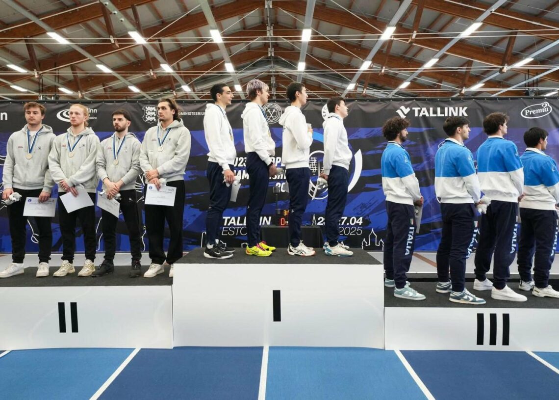 Escrime: une équipe suisse tourne le dos au drapeau israélien à l’Euro U23, provoquant l’ire d’Israël