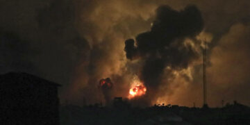Syrie: Israël frappe Damas et Hama