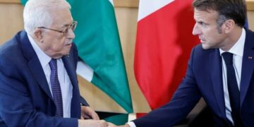 Mahmoud Abbas et Emmanuel Macron d’accord sur la « nécessité urgente d’un cessez-le-feu » à Gaza