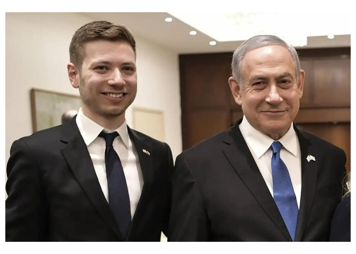 «Va te faire voir!»: La réaction du fils de Netanyahu au plan de Macron sur un Etat palestinien