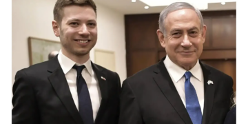 «Va te faire voir!»: La réaction du fils de Netanyahu au plan de Macron sur un Etat palestinien