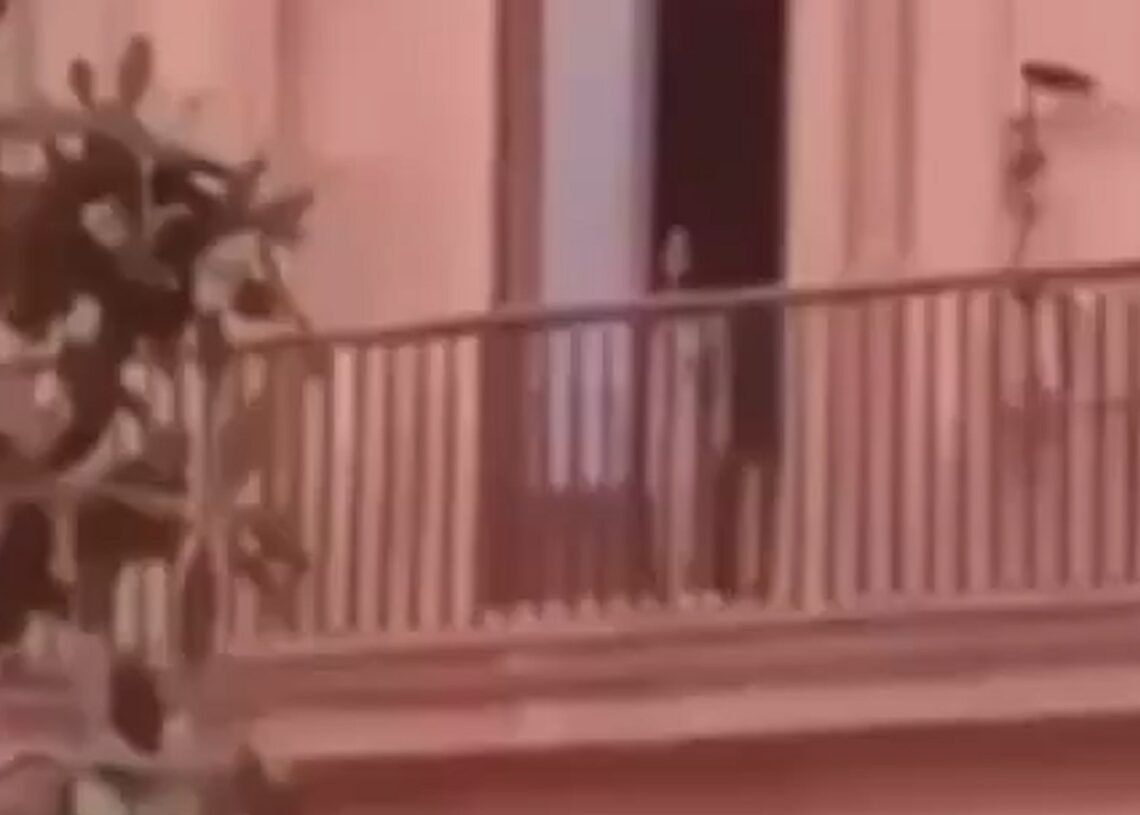 Mexique: Une femme nue apparaît au balcon d’un palais mais pour le gouverneur c’est juste «un fantôme»