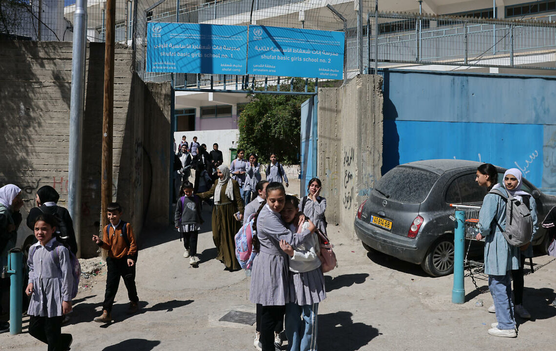 L’UNRWA dénonce « une atteinte à l’enfance » après la fermeture par Israël d’écoles pour enfants palestiniens à Jérusalem-Est