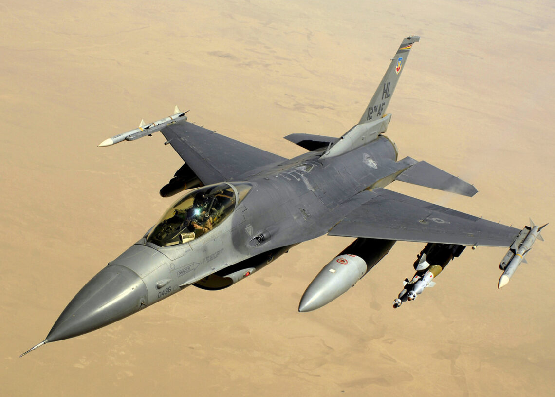 Armement: Les Etats-Unis délocalisent une partie de la production de chasseurs F-16 au Maroc