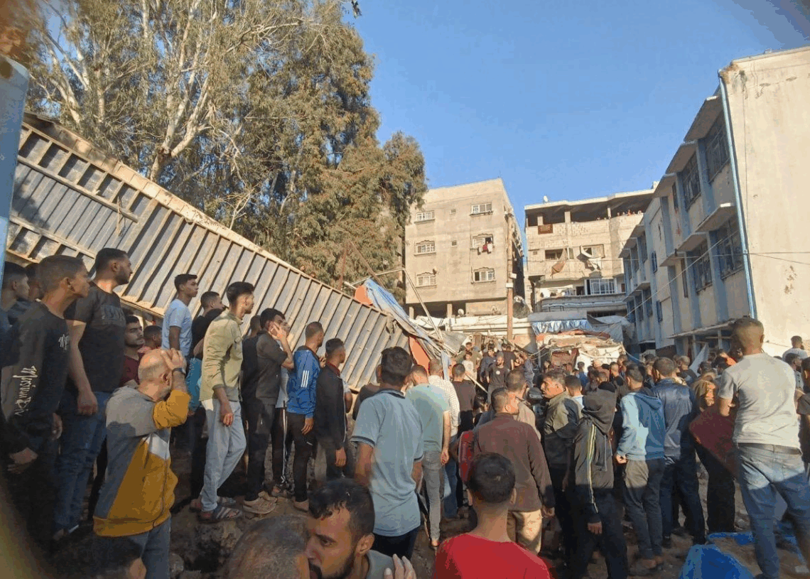 Massacre: Une frappe israélienne sur une école abritant des réfugiés à Gaza fait 17 morts