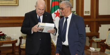 « Devoir d&rsquo;écrivain »: Yasmina Khadra demande au président algérien la libération de Boualem Sansal
