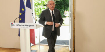 France: Les députés ne votent pas la censure contre François Bayrou