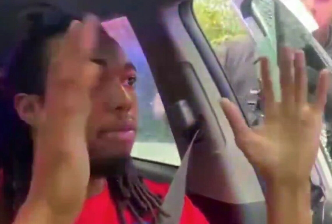 VIDÉO – États-Unis : un policier suspendu après avoir frappé un homme noir lors d&rsquo;un contrôle routier