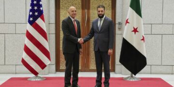 Le chef de la diplomatie syrienne rencontre à Paris un ministre israélien sous parrainage américain