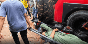 Au moins 19 morts: Un avion militaire s’écrase sur une école au Bangladesh