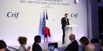 Devant François Bayrou, le président du Crif critique la position de la France sur Gaza