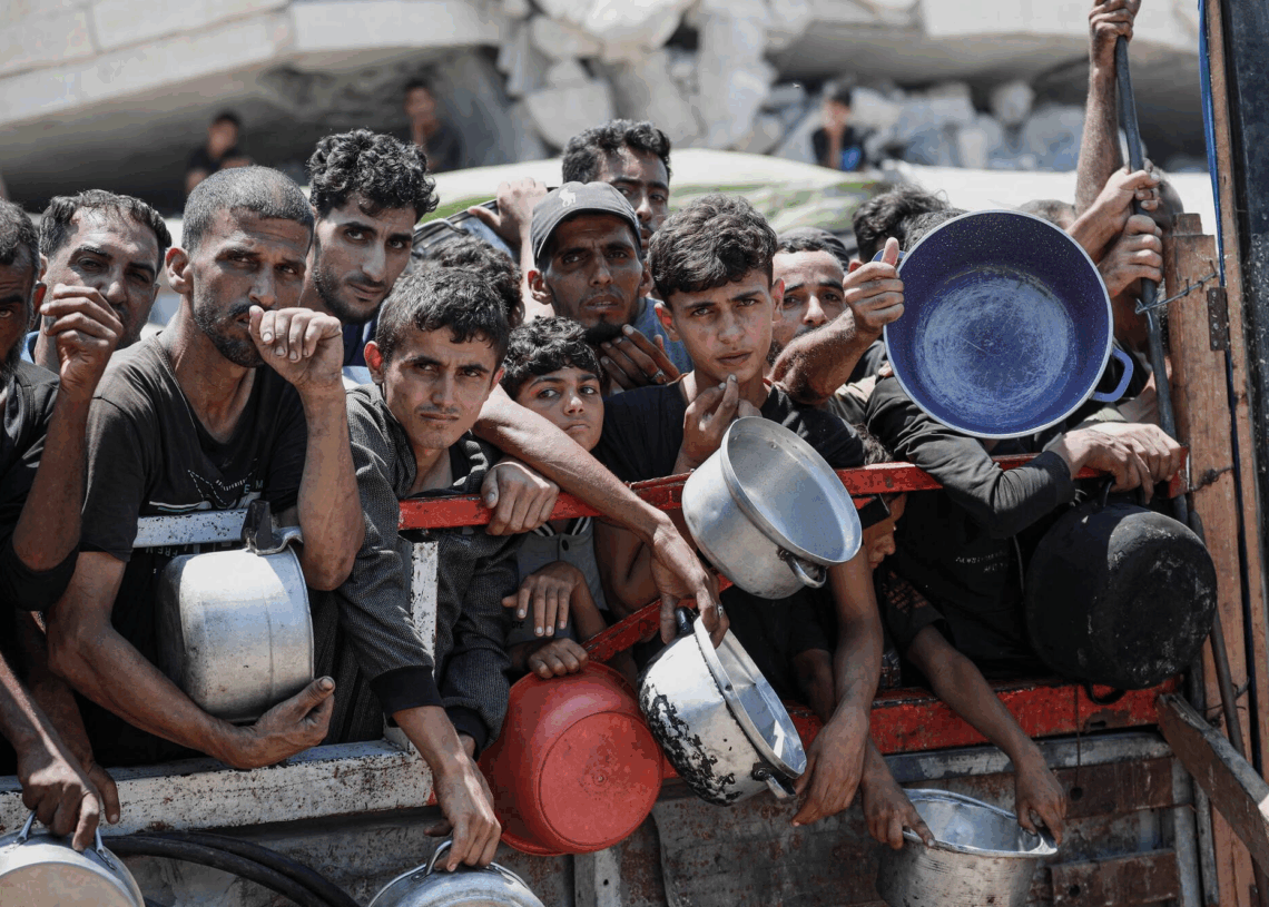 Gaza: Au moins 26 Palestiniens tués par des tirs israéliens alors qu’ils attendaient l’aide humanitaire