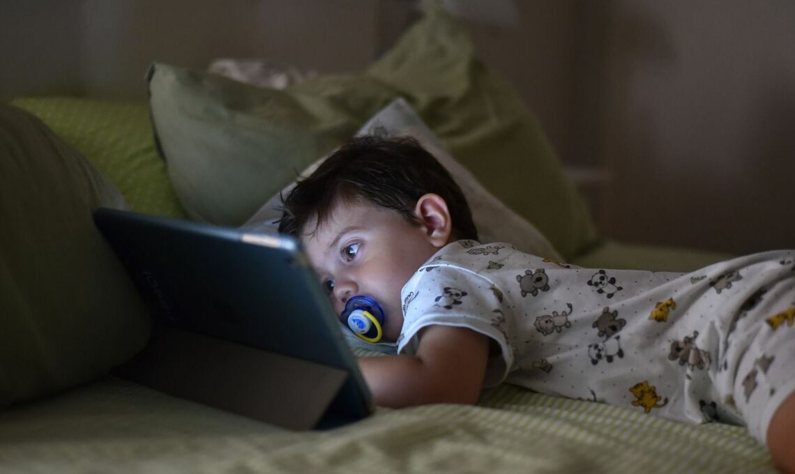 Trop de temps d’écran chez les enfants peut augmenter le risque de maladies cardiaques