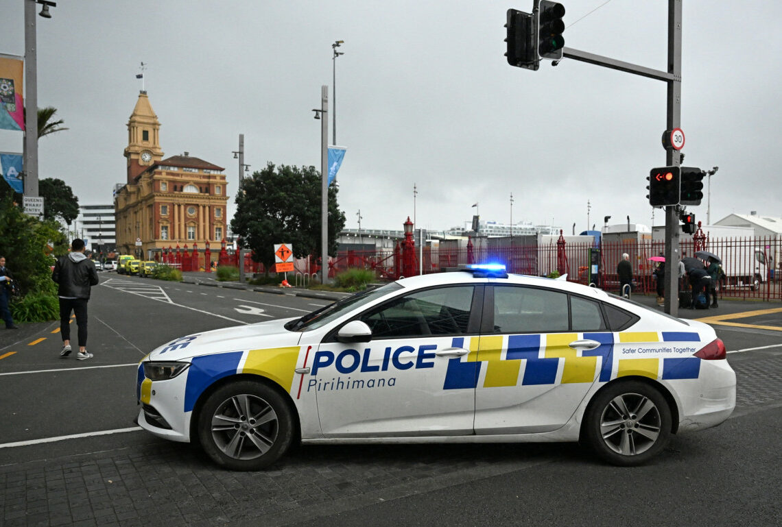 Nouvelle-Zélande : une femme arrêtée après avoir voyagé avec un enfant dans une valise