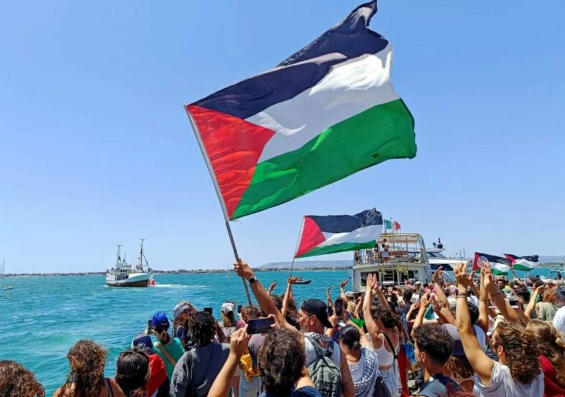 Avant un autre départ depuis Tunis: La « Global Sumud Flotilla » partira dimanche de Barcelone pour briser le blocus de Gaza