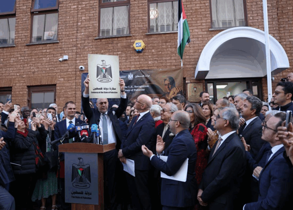 Londres: le drapeau palestinien hissé après la reconnaissance officielle de l’État de Palestine